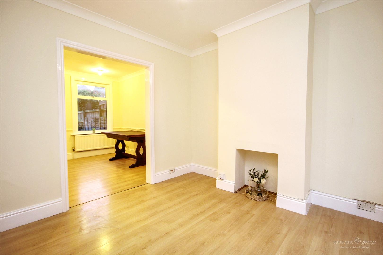 3 bed property in Wilson Road, Reading
